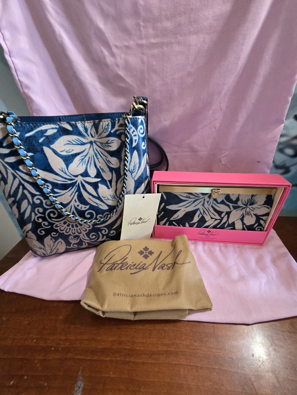 Patricia Nash Greek Floral Ledra Shoulder Bag W/Matching Wallet